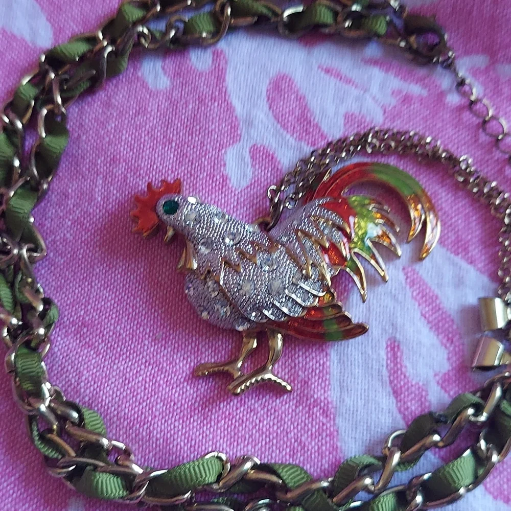 Betsey Johnson FARMHOUSE ROOSTER NECKLACE - Picture 3 of 12